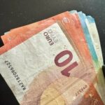 pay for the bus with euros in Antigua