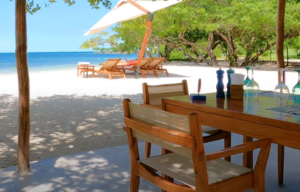 Where can I find beach cafes in Antigua?